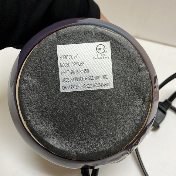 Scentsy Full Size Warmer - Picture 9 of 14